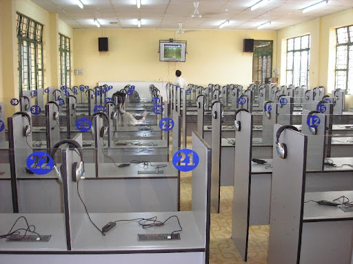 Bàn máy tính phòng lab HBT07